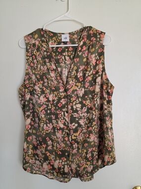 cabi Flashbulb Floral V-Neck Sleeveless Blouse with Pink & Gold Accents